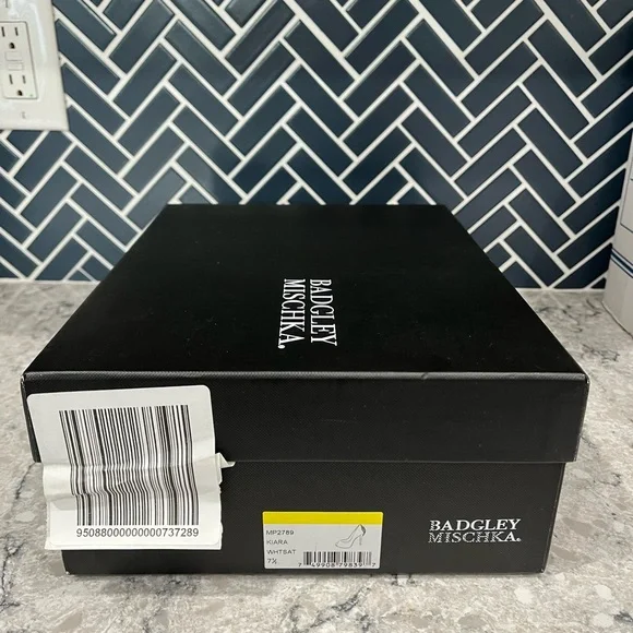 Size 7.5 Badgley Mischka white peep-toed pumps. New with box. Retails for $245. - Picture 3 of 7